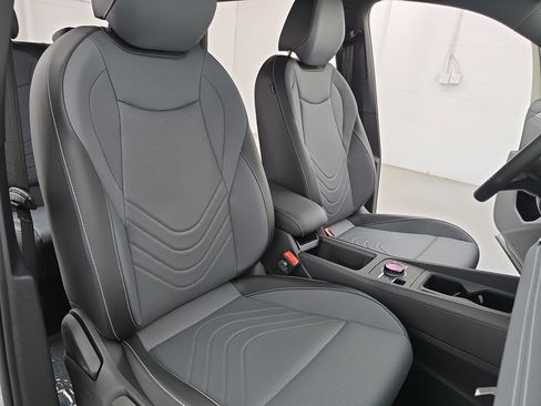New 2026 Volkswagen Tiguan SE R-Line AWD/4WD image 10