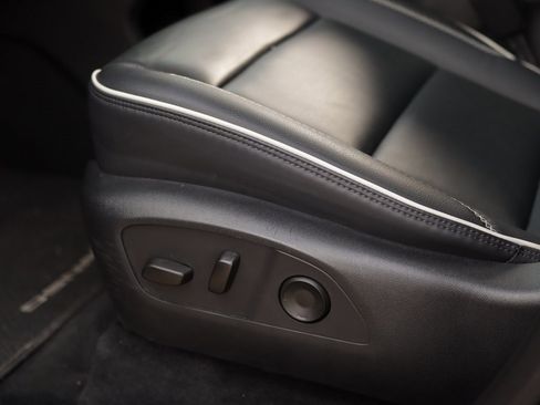 Used 2024 GMC Acadia Denali w/ Super Cruise Package image 23