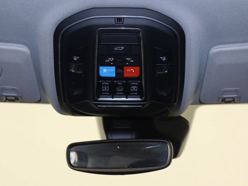Used 2022 Jeep Grand Cherokee Limited AWD/4WD image 27