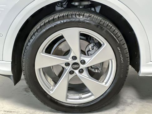 Certified 2025 Audi Q5 Premium Plus w/ Premium Plus image 26