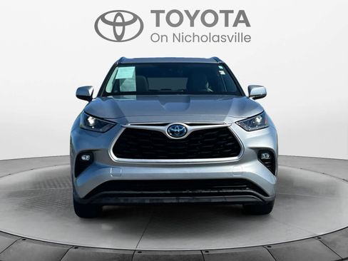 Used 2021 Toyota Highlander XLE image 9