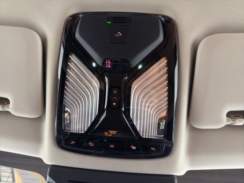 Certified 2023 BMW X7 xDrive40i w/ Executive Package image 32