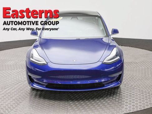Used 2020 Tesla Model 3 Standard Range RWD image 2