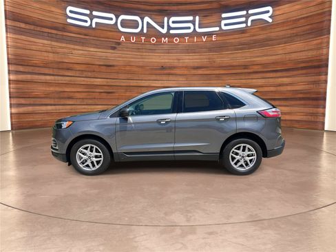Used 2024 Ford Edge SEL w/ Convenience Package AWD/4WD image 2