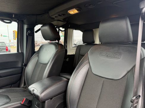 Used 2017 Jeep Wrangler Unlimited Sahara image 63