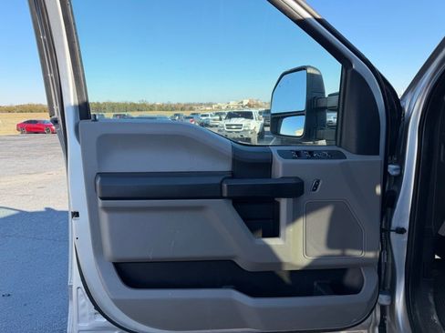 Used 2019 Ford F250 XL w/ STX Appearance Package image 13