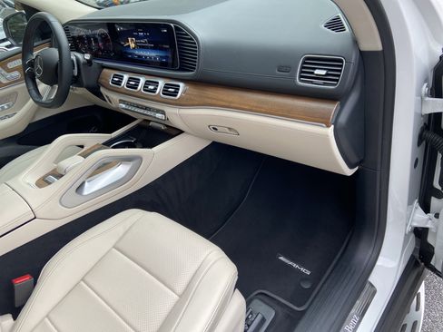 Certified 2025 Mercedes-Benz GLS 450 4MATIC image 52