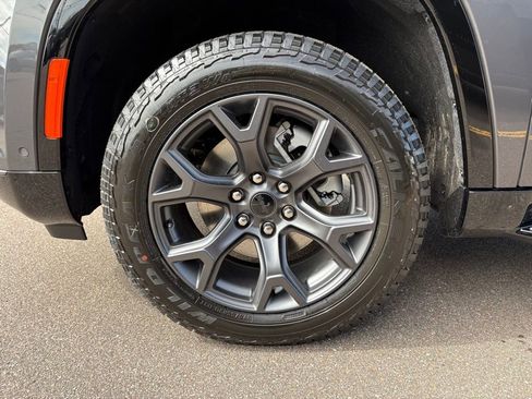 New 2026 Jeep Grand Wagoneer 4WD image 9
