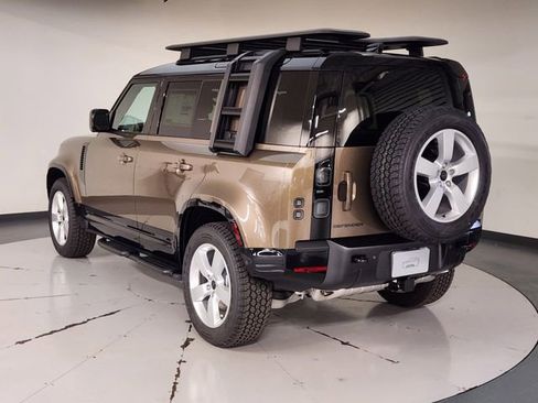 New 2026 Land Rover Defender 110 X-Dynamic SE image 6