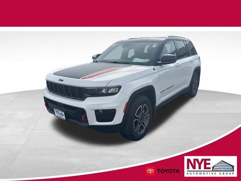 Used 2022 Jeep Grand Cherokee Trailhawk image 1