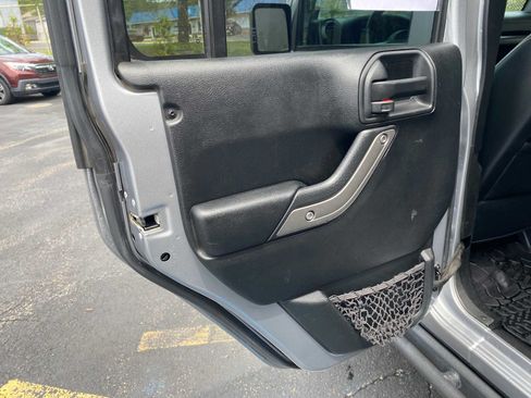 Used 2018 Jeep Wrangler Unlimited Sport AWD/4WD image 40
