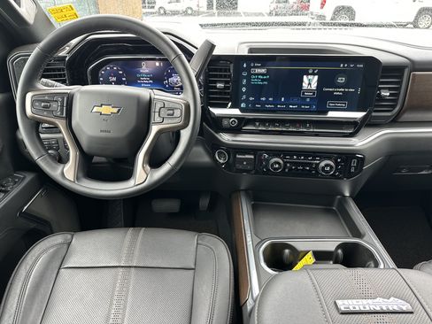 Used 2024 Chevrolet Silverado 2500 High Country w/ High Country Premium Package AWD/4WD image 16