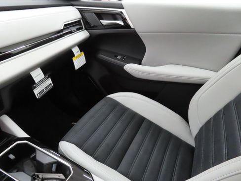 New 2026 Mitsubishi Outlander SE FWD image 19