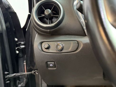 Used 2020 Chevrolet Blazer LT image 22