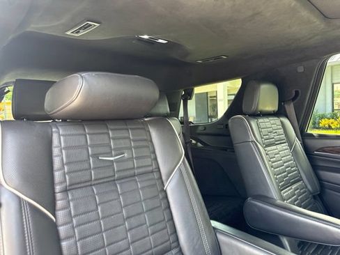 Used 2022 Cadillac Escalade Sport Platinum AWD/4WD image 16