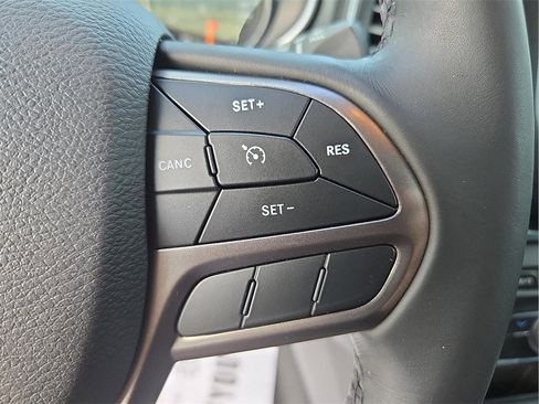 Used 2020 Jeep Cherokee Latitude Plus image 22