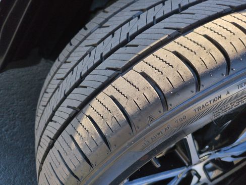 Used 2023 Toyota Camry SE image 12