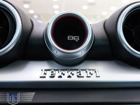 Used 2015 Ferrari California T RWD image 31