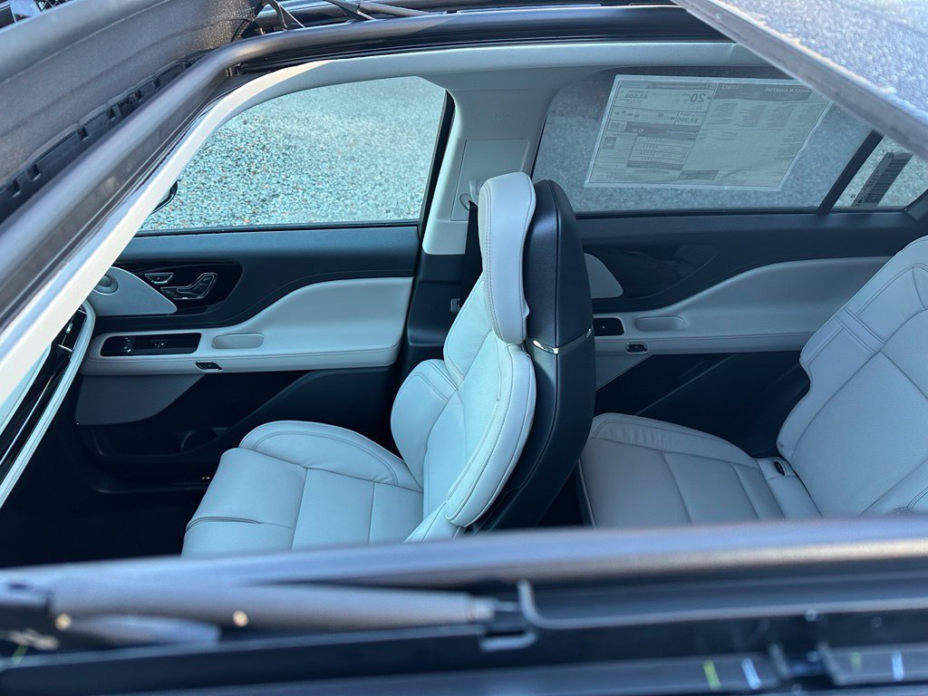 New 2027 Lincoln Aviator Reserve AWD/4WD image 6