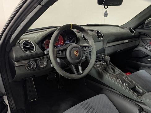 Used 2025 Porsche 718 Cayman GT4 RS RWD image 4