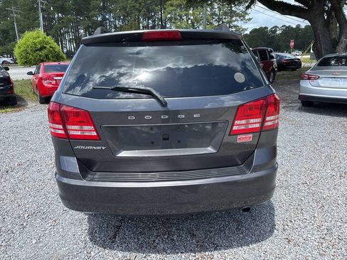 Used 2018 Dodge Journey SE w/ Popular Equipment Group FWD image 4