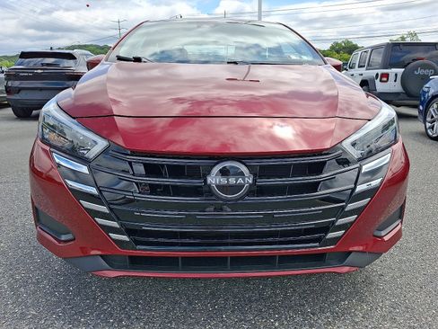 Used 2025 Nissan Versa SV FWD image 2