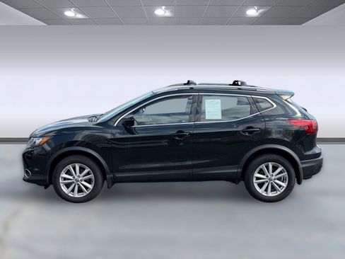 Used 2019 Nissan Rogue Sport SV w/ Technology Package image 2