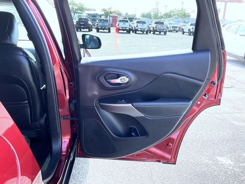 Used 2020 Jeep Cherokee Limited AWD/4WD image 17