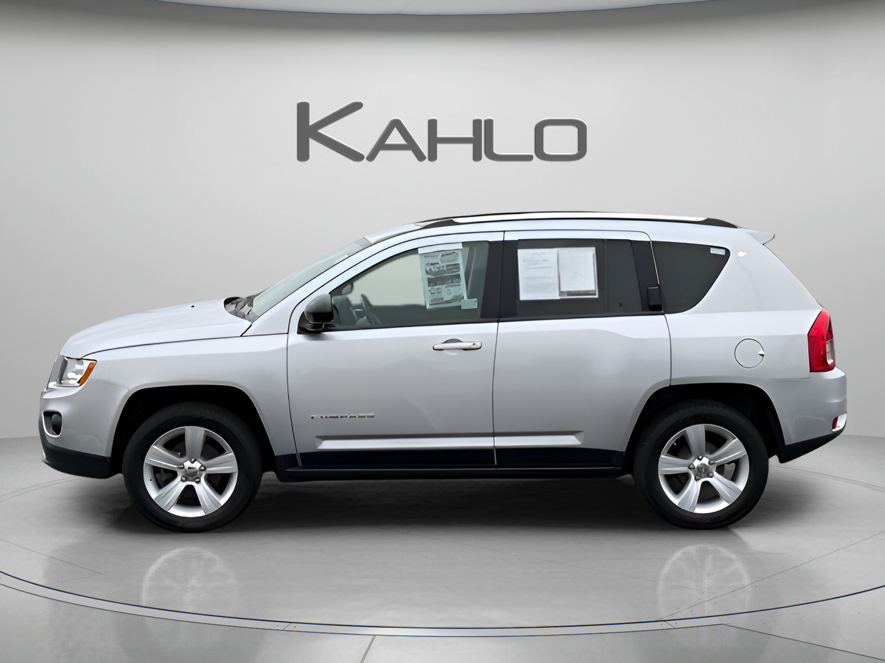 Used 2012 Jeep Compass Latitude w/ Sun/Sound Group FWD image 2