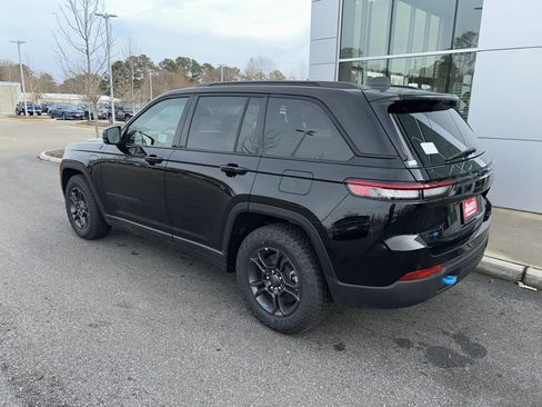 New 2024 Jeep Grand Cherokee Trailhawk w/ Luxury Tech Group III AWD/4WD image 7