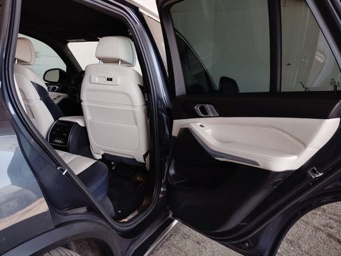 Used 2022 BMW X5 xDrive45e w/ Premium Package AWD/4WD image 17