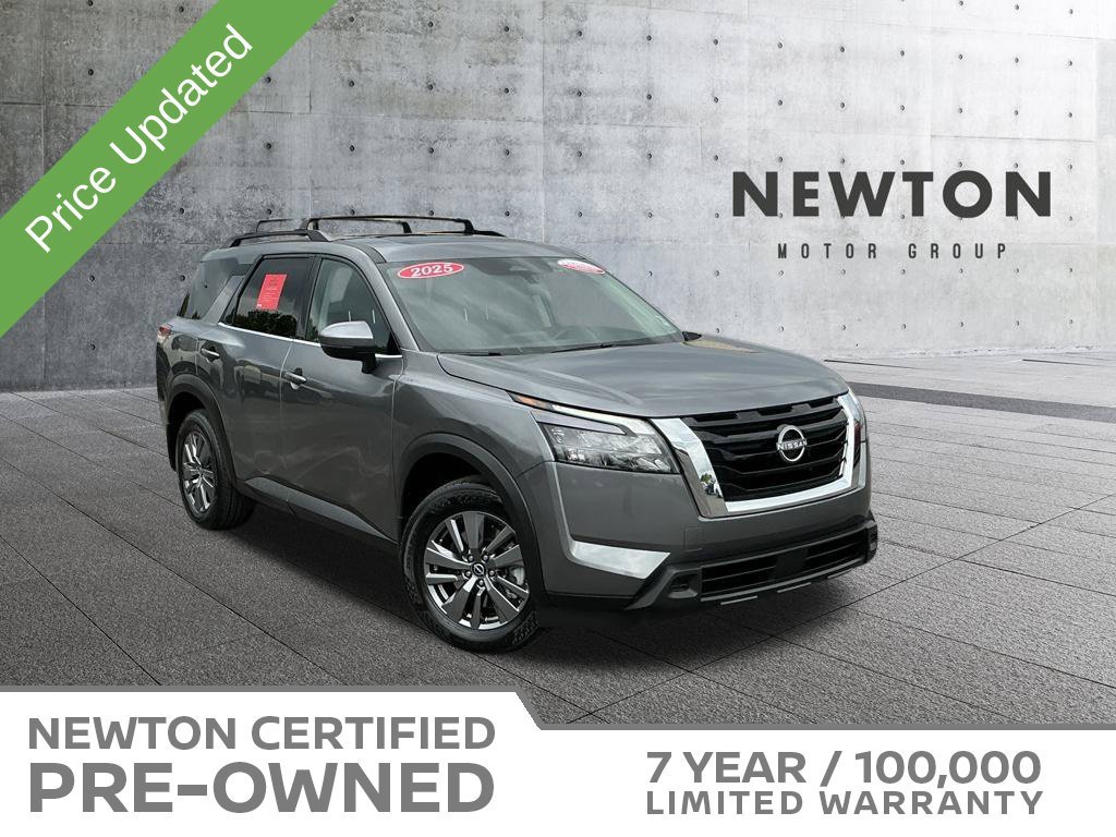 Used 2025 Nissan Pathfinder SV w/ SV Premium Package FWD image 1