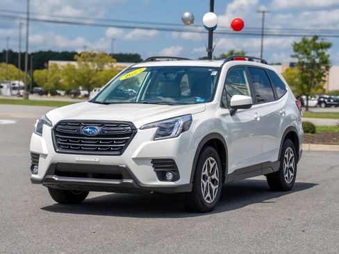 Used 2024 Subaru Forester Premium AWD/4WD image 3