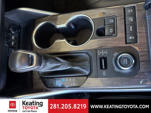 Used 2021 Toyota Highlander Limited image 19