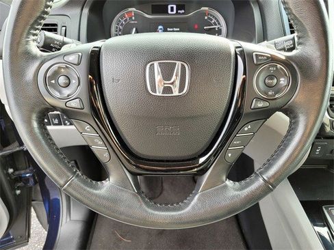 Used 2017 Honda Pilot Touring image 25