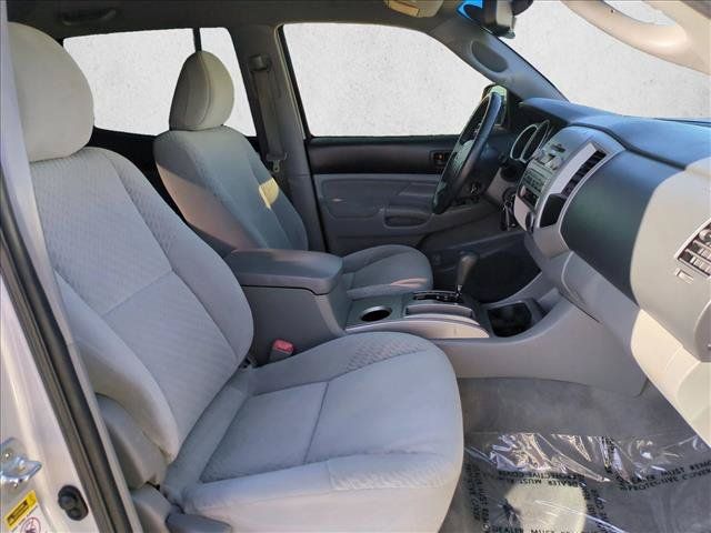 Used 2011 Toyota Tacoma 4x4 Double Cab w/ SR5 Pkg #2 image 19