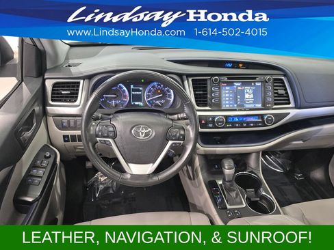 Used 2019 Toyota Highlander XLE AWD/4WD image 13