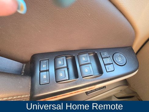 Used 2019 Chevrolet Suburban Premier AWD/4WD image 23