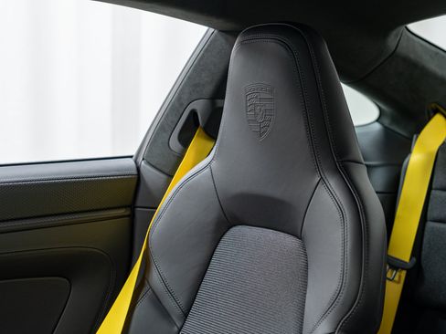 Used 2026 Porsche 911 GT3 RWD image 23
