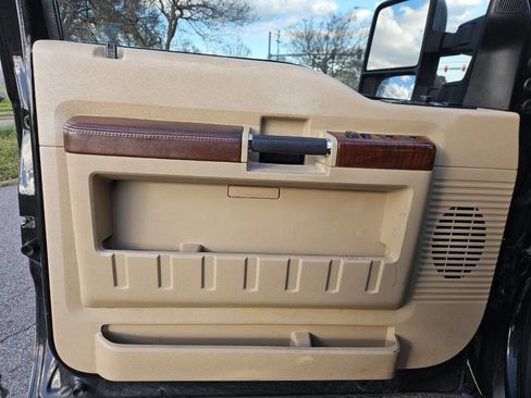 Used 2012 Ford F250 King Ranch w/ King Ranch w/Chrome Pkg AWD/4WD image 15