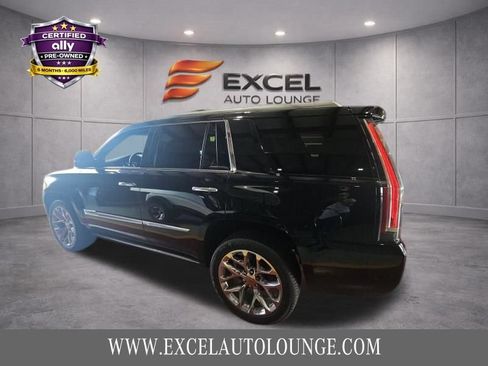 Used 2017 Cadillac Escalade Platinum AWD/4WD image 3