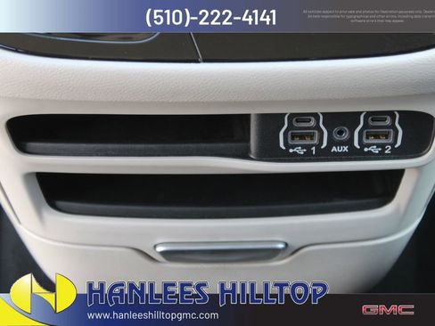 Used 2024 Chrysler Pacifica Touring-L FWD image 23