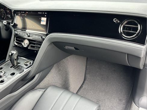 New 2026 Bentley Flying Spur V8 AWD/4WD image 13