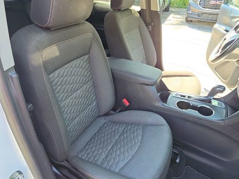 Used 2019 Chevrolet Equinox LT w/ Driver Convenience Package AWD/4WD image 26