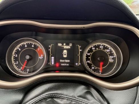 Used 2017 Jeep Cherokee Latitude w/ Safety/Convenience Group AWD/4WD image 4
