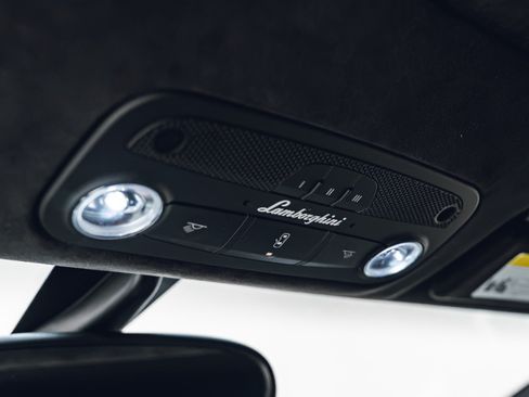 Used 2018 Lamborghini Aventador S AWD/4WD image 39