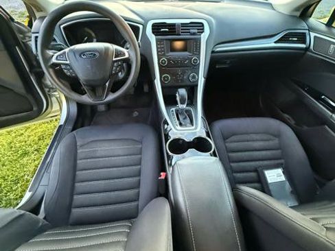 Used 2014 Ford Fusion SE FWD image 14