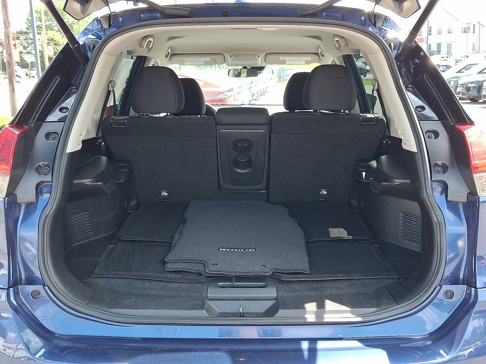 Used 2019 Nissan Rogue SV AWD/4WD image 27