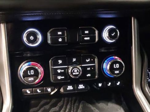 Used 2022 GMC Yukon Denali w/ Denali Ultimate Package AWD/4WD image 28