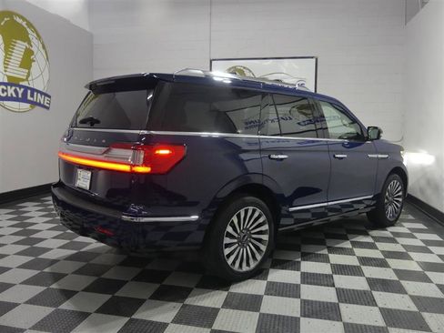 Used 2018 Lincoln Navigator Reserve w/ Technology Package AWD/4WD image 10